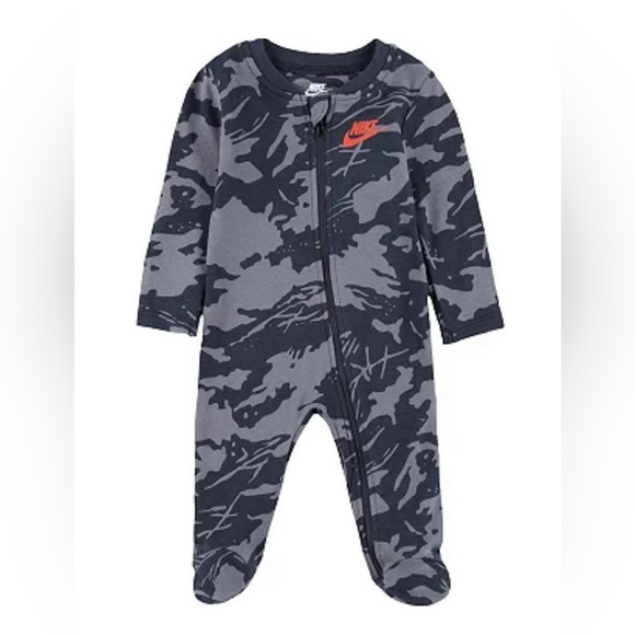 NIKE Baby Boy Bodysuit- Sportswear Camo Sleep & Play! - Picture 1 of 4
